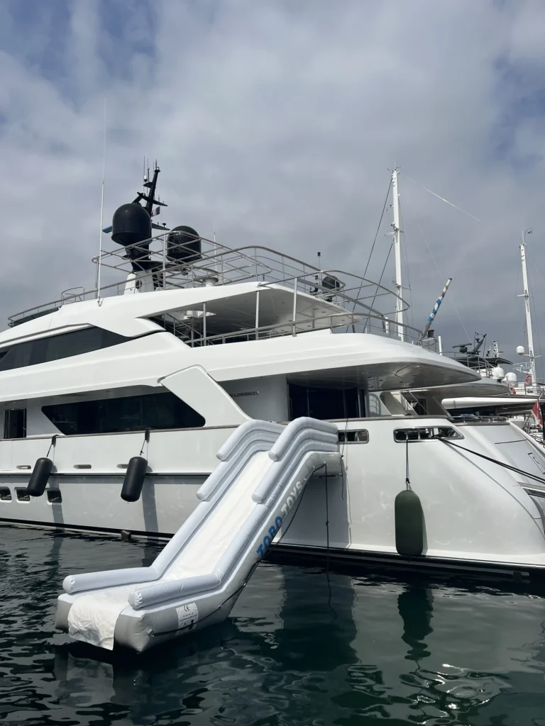 Toboggan gonflable TOBO EXTREM 110 pour yacht